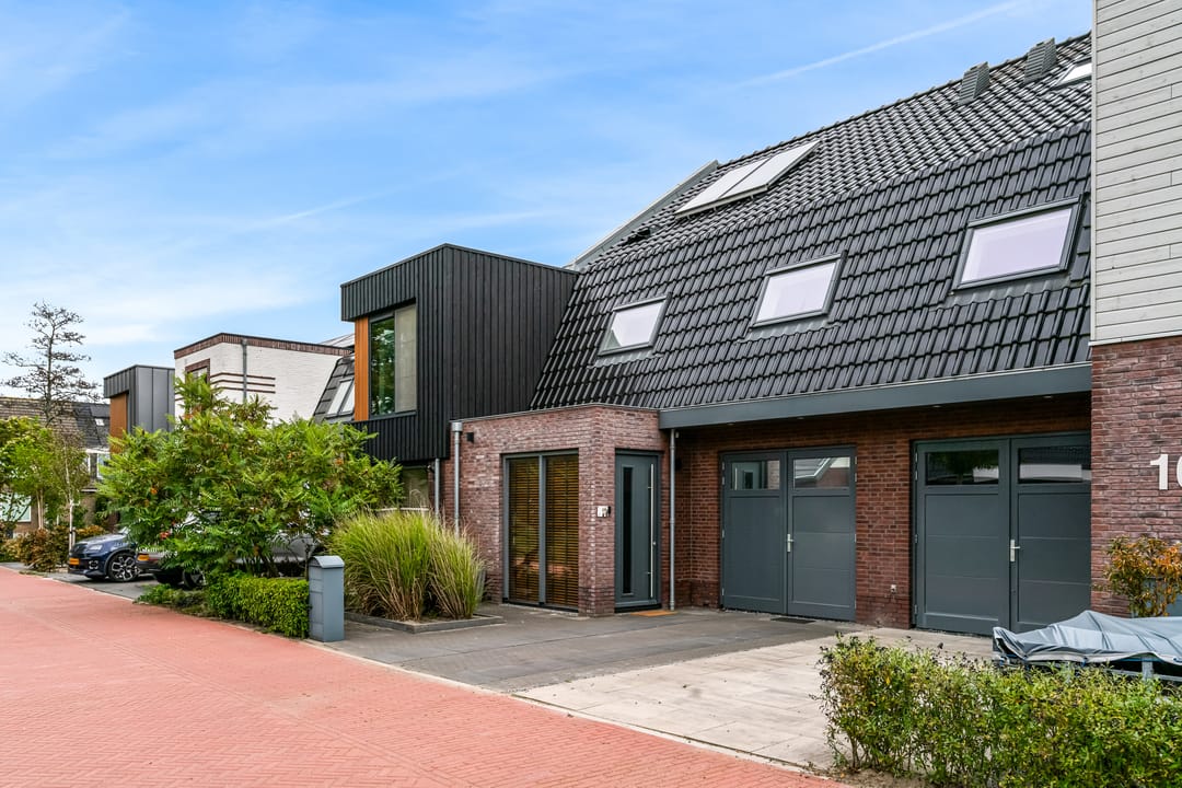 Foto 1 van Hoefsmid 8