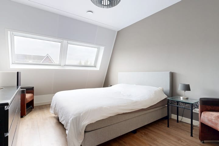 Foto 3 van Hoefsmid 8