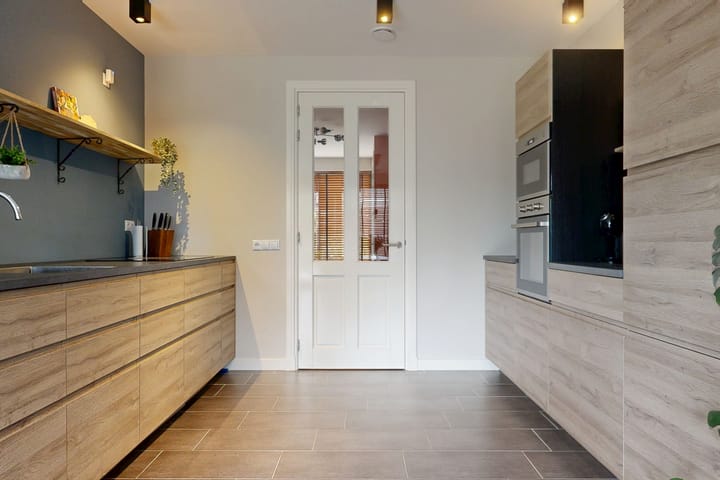 Foto 7 van Hoefsmid 8