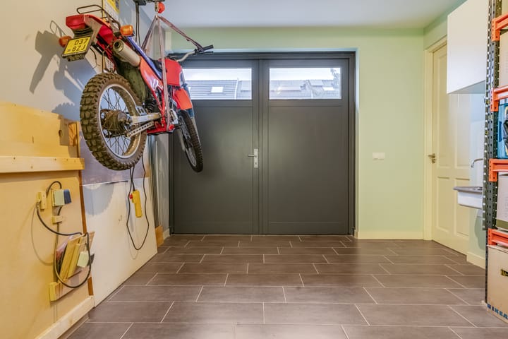 Foto 25 van Hoefsmid 8