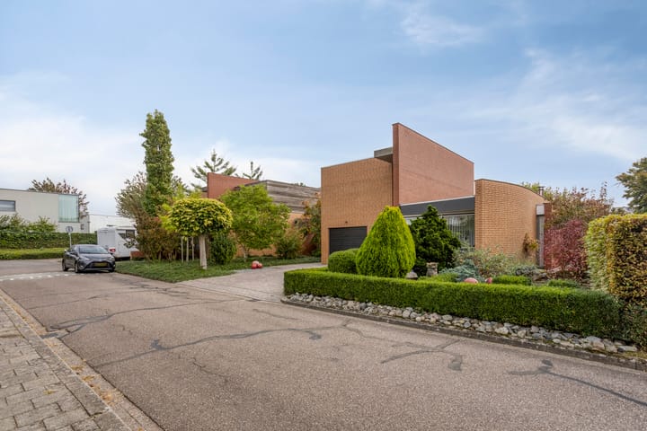 Photo 3 of Werner King 3