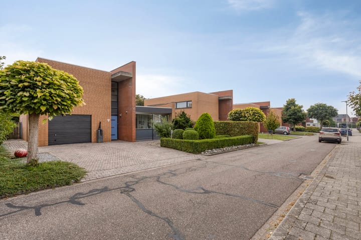 Photo 4 of Werner King 3