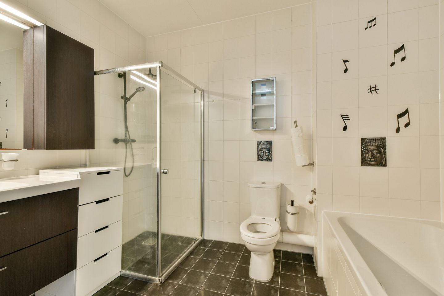 Photo 14 of Bart Poesiatstraat 23