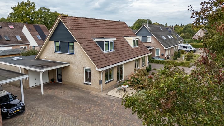 Foto 64 van Uiver 10