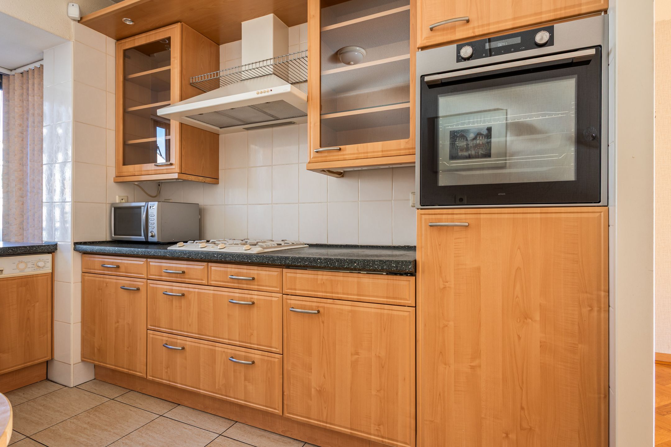 Photo 9 of Albast 16