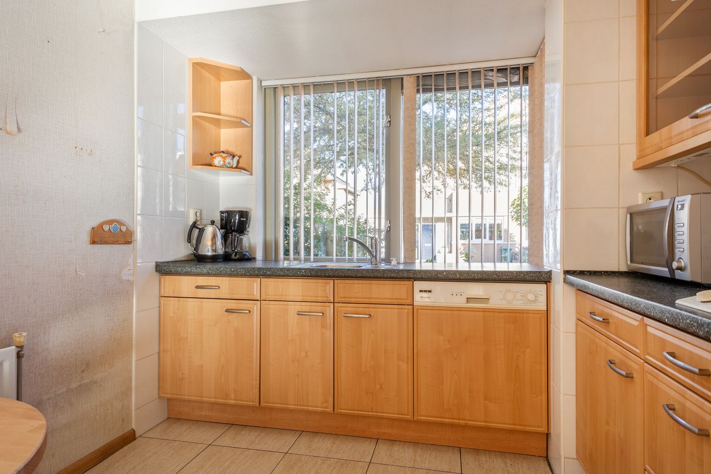 Photo 10 of Albast 16