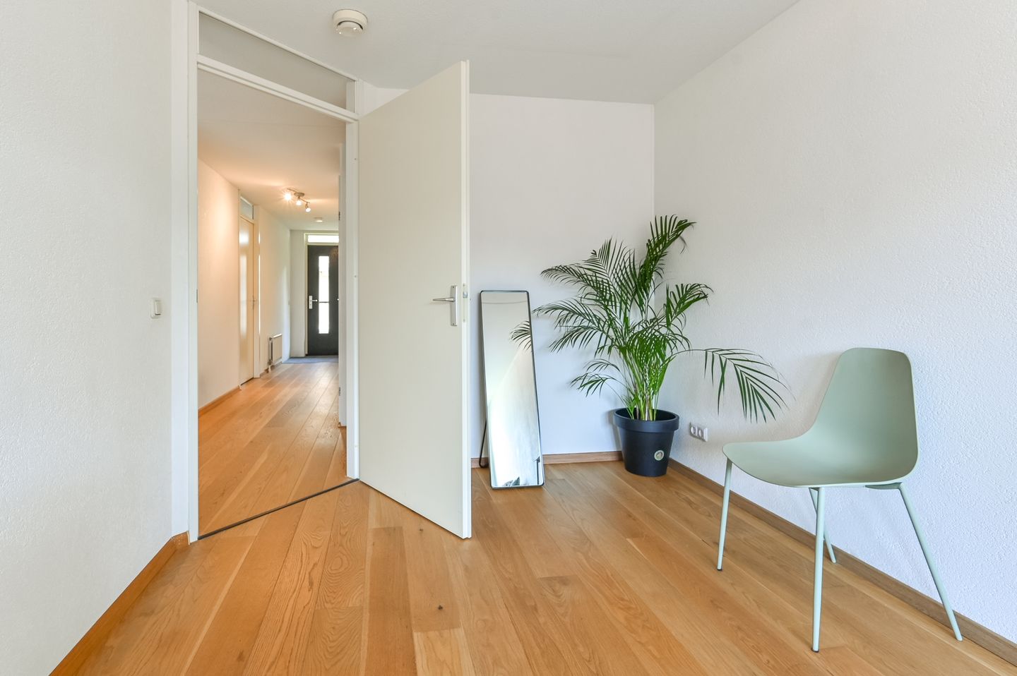 Photo 14 of Dokter De Liefdestraat 65