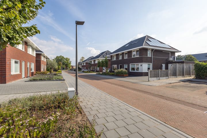 Photo 9 of Irisstraat 70