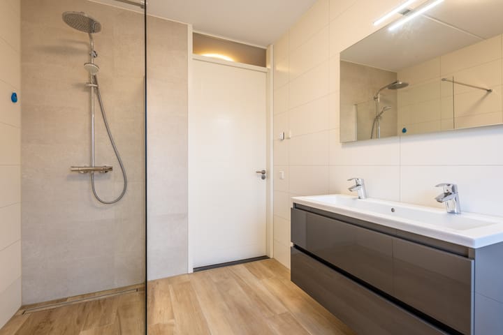 Photo 34 of Irisstraat 70