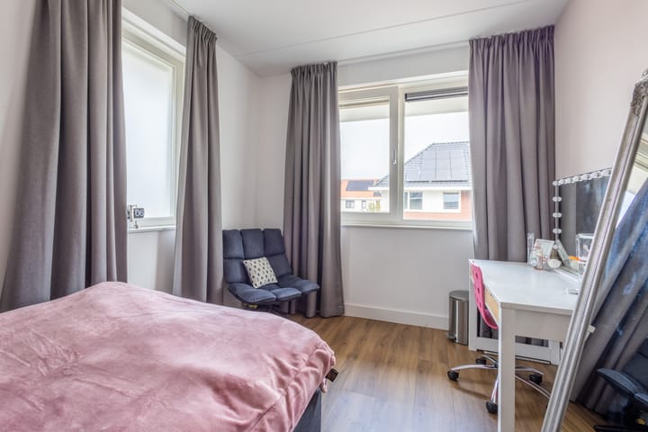 Photo 35 of Irisstraat 70