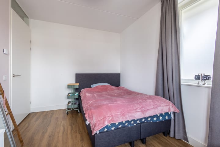 Photo 36 of Irisstraat 70