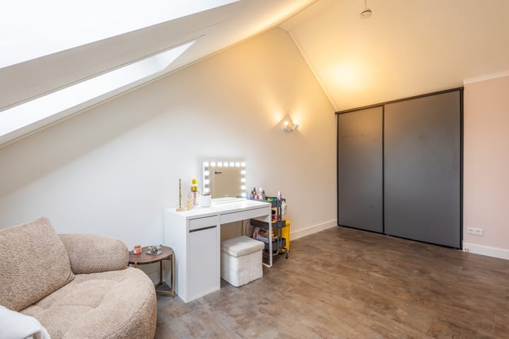 Photo 40 of Irisstraat 70