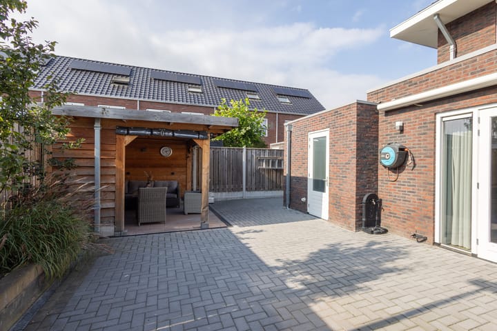 Photo 49 of Irisstraat 70