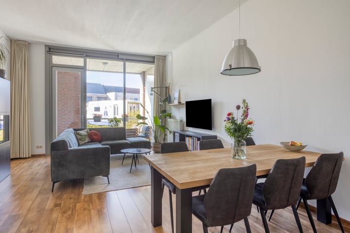 Photo 10 of Erasplaats 17