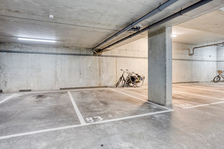 Photo 20 of Erasplaats 17