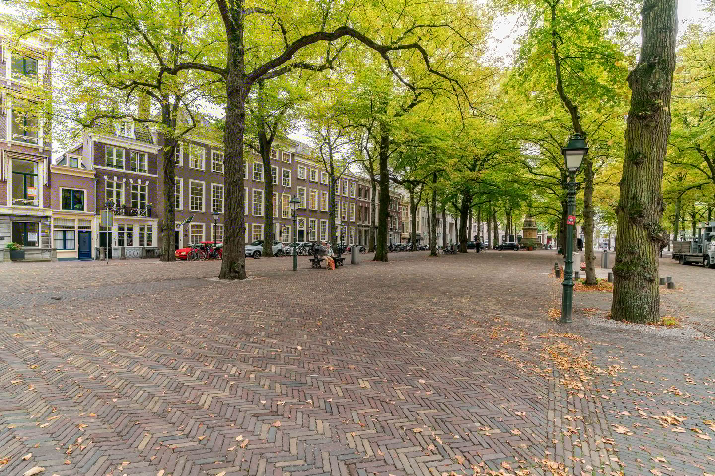 Bekijk foto 2 van Lange Voorhout 86