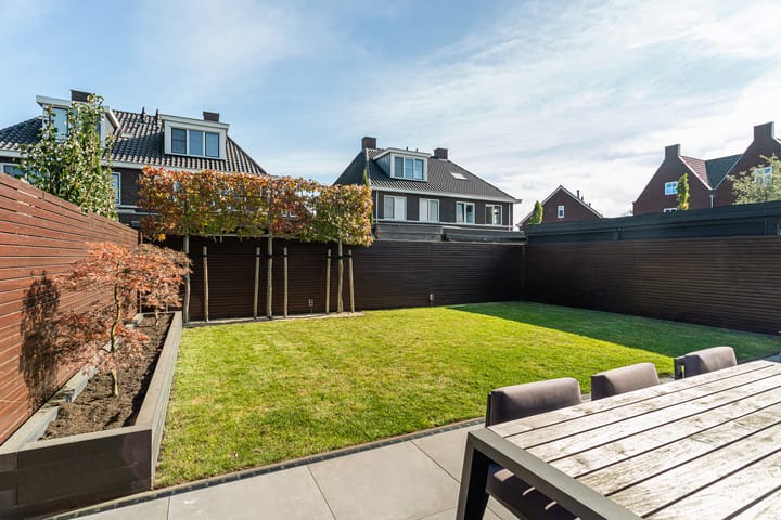 Foto 41 van Regenboog 67