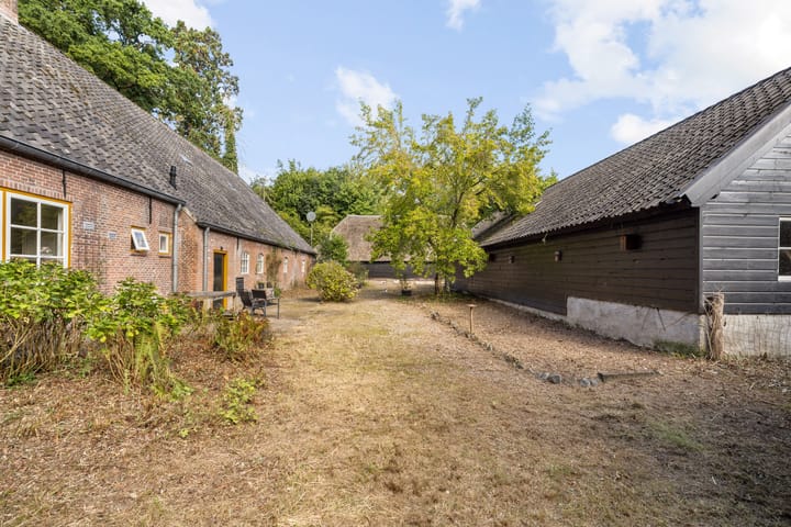 Photo 4 of Hoevensestraat 12