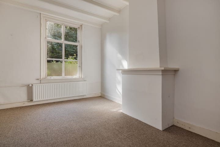 Photo 10 of Hoevensestraat 12