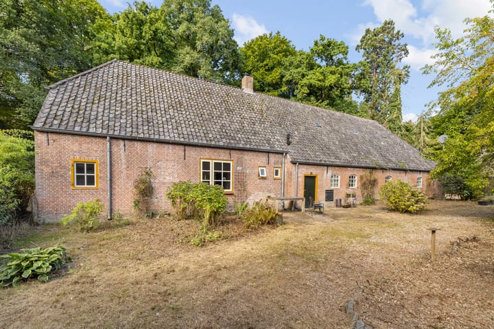 Photo 11 of Hoevensestraat 12