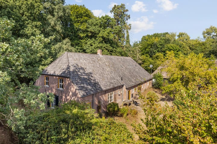 Photo 27 of Hoevensestraat 12