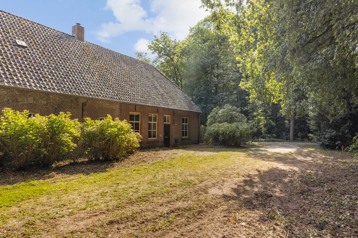 Photo 28 of Hoevensestraat 12