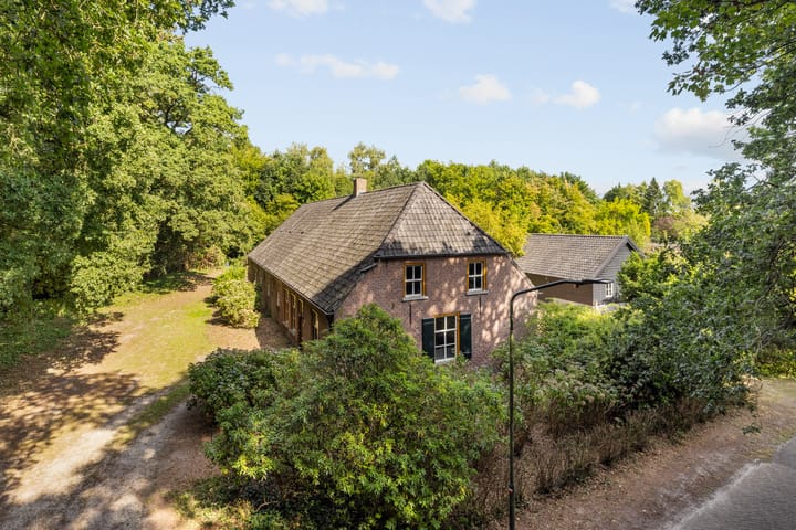 Photo 31 of Hoevensestraat 12