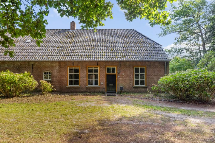 Photo 32 of Hoevensestraat 12