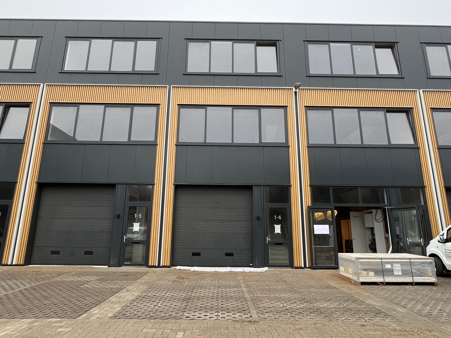 Bekijk foto 1 van Groningenhaven 1-6