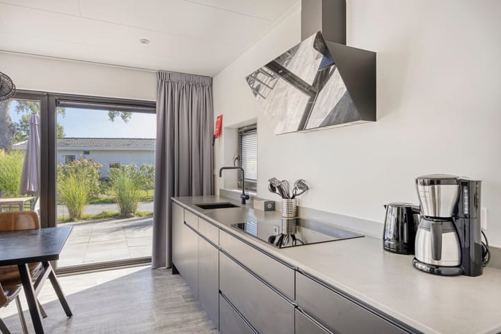 Photo 13 of Varelseweg 211-1613