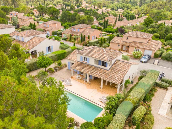 Foto 4 van La Vallée de la Sainte Baume 33