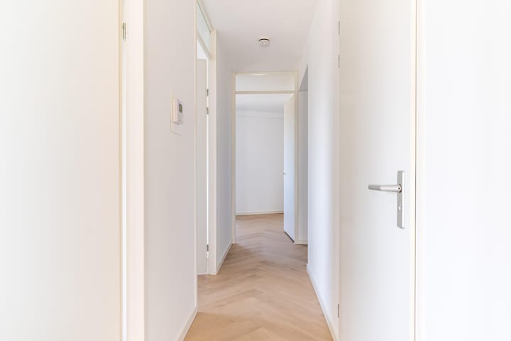 Photo 5 of Waldorpstraat 478