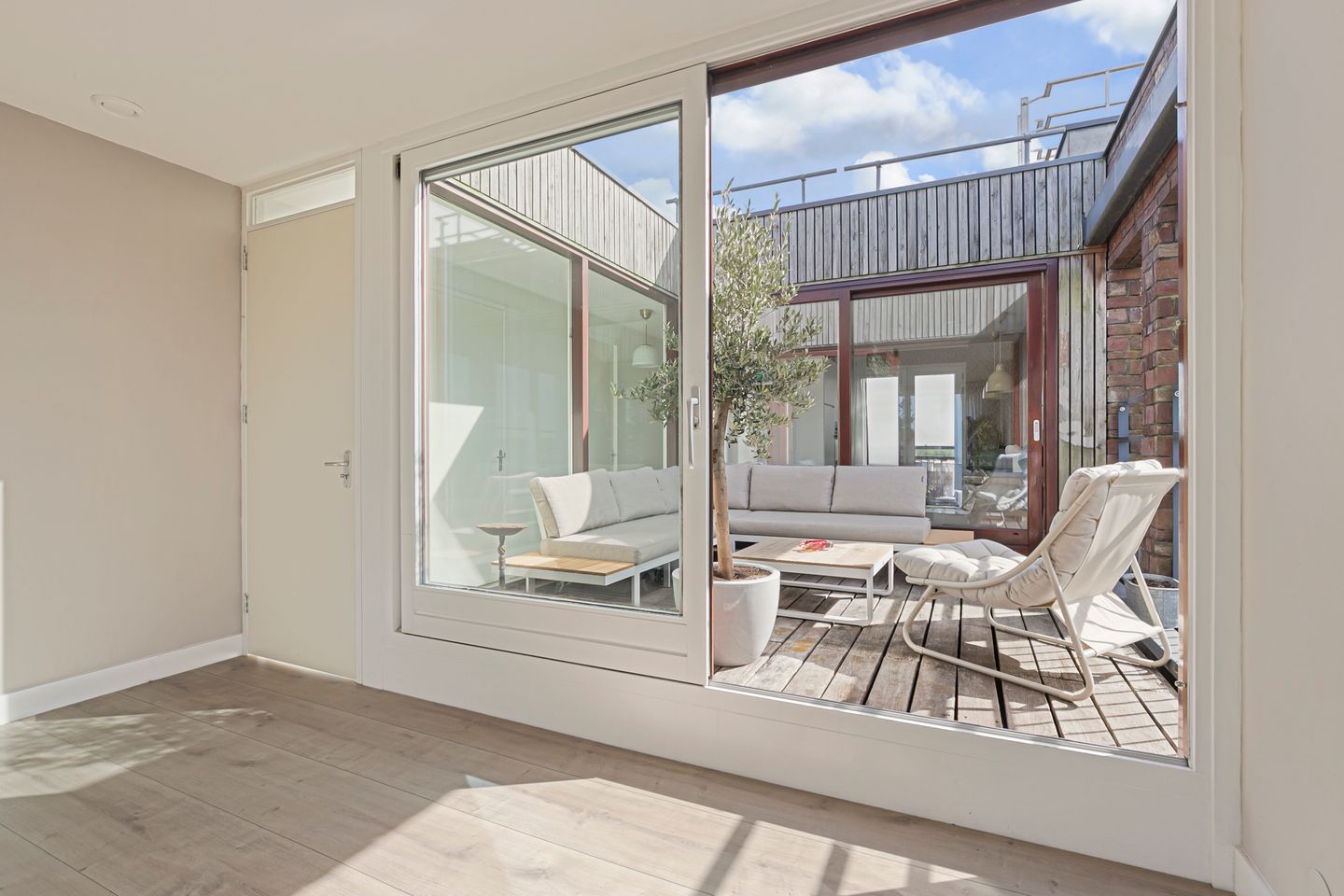 Foto 10 van Nachtschade 138