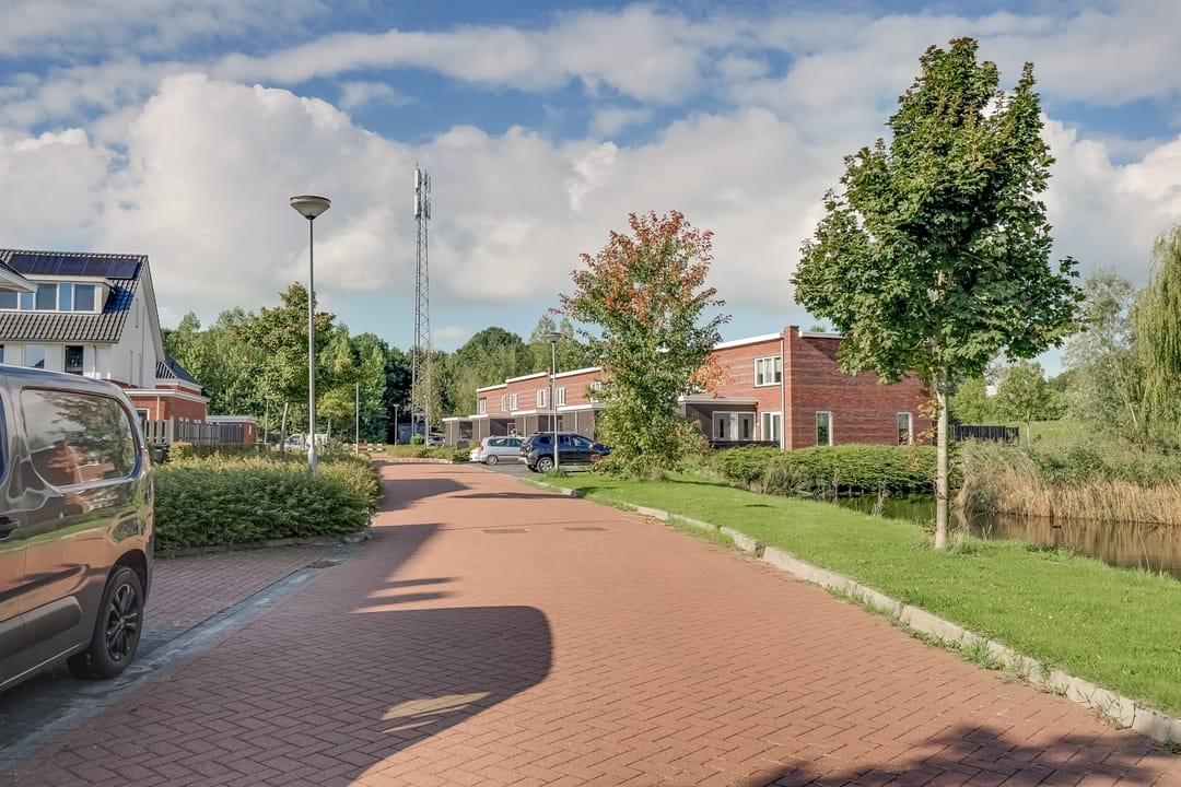 Photo 46 of Pimpelmees 27