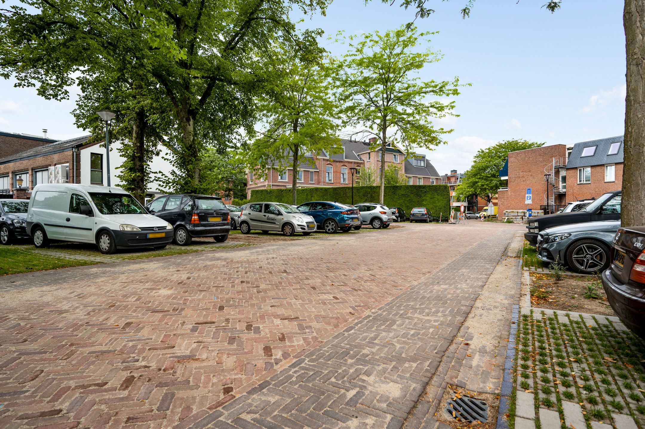 Foto 12 van Den Hof 116