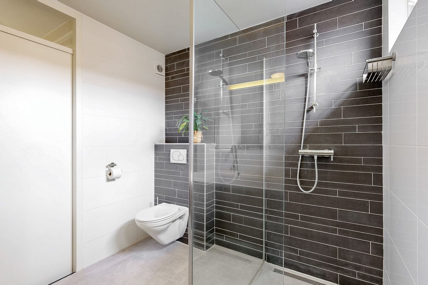 Photo 14 of Landmansweide 4