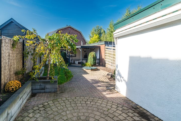 Foto 25 van Parallelweg SS 98