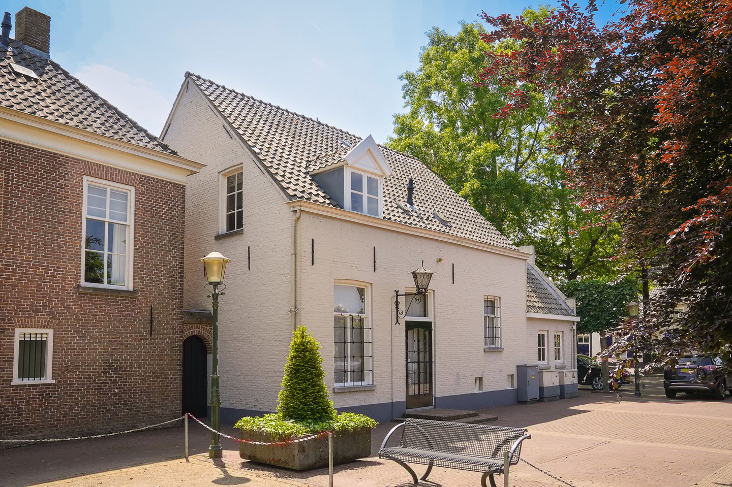 View photo 1 of Dorpsstraat 1