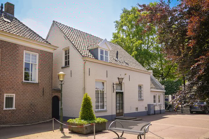 Dorpsstraat 1, Esch