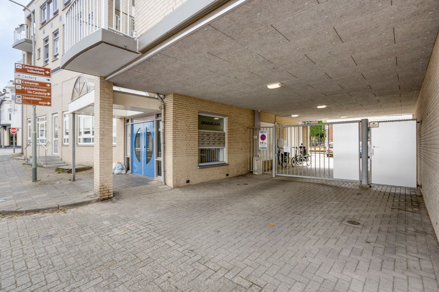 Photo 19 of Oranjelaan 1