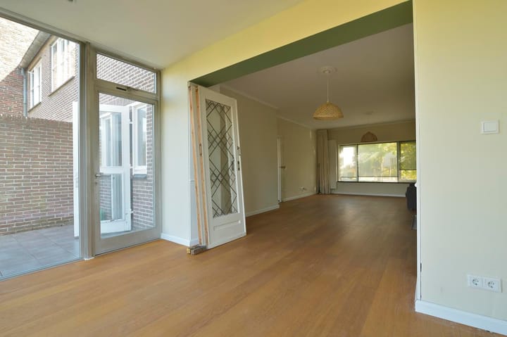 Foto 23 van Burg. Waszinkstraat 101