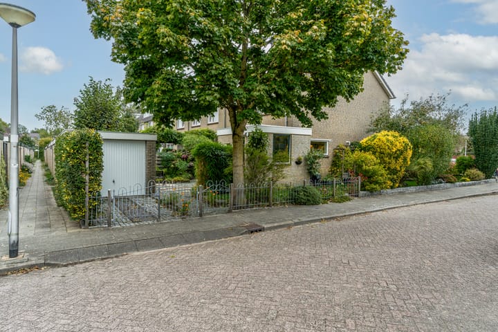 Photo 2 of Koning Nobelpad 26