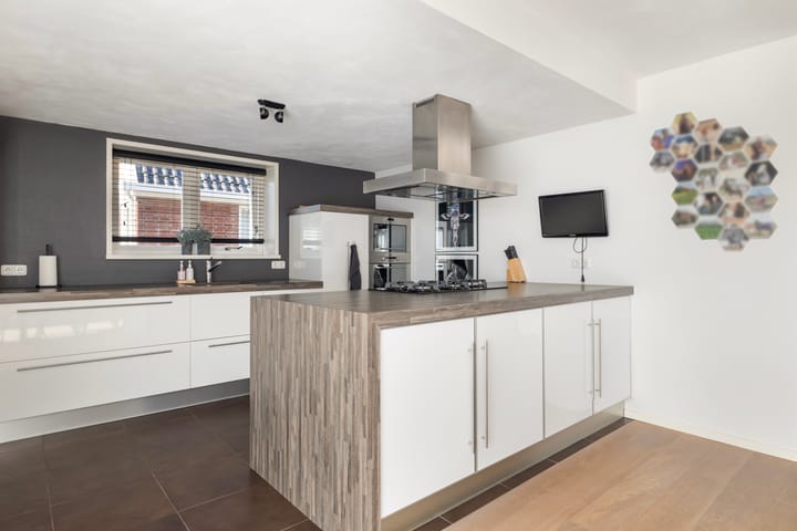 Photo 23 of Mounewei 31