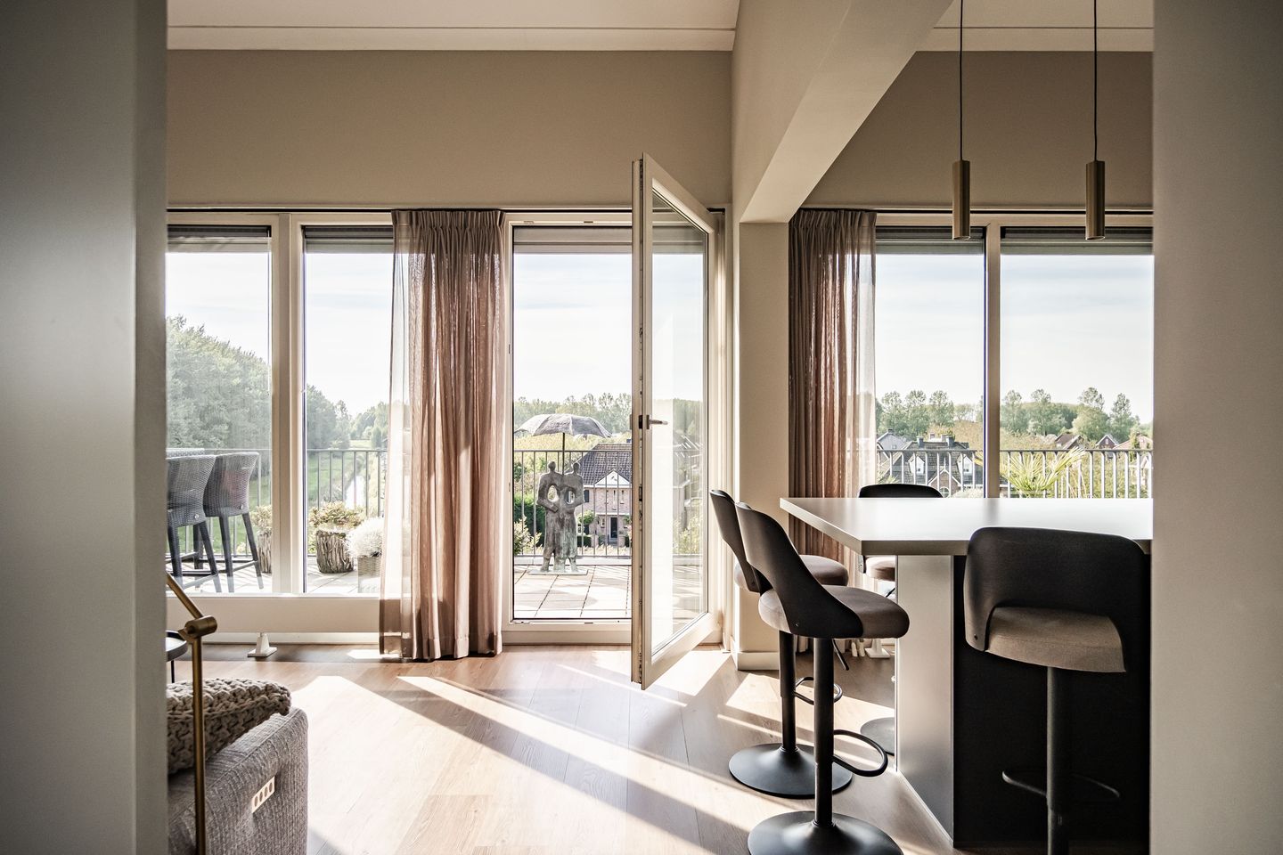 Photo 10 of Vesting 118