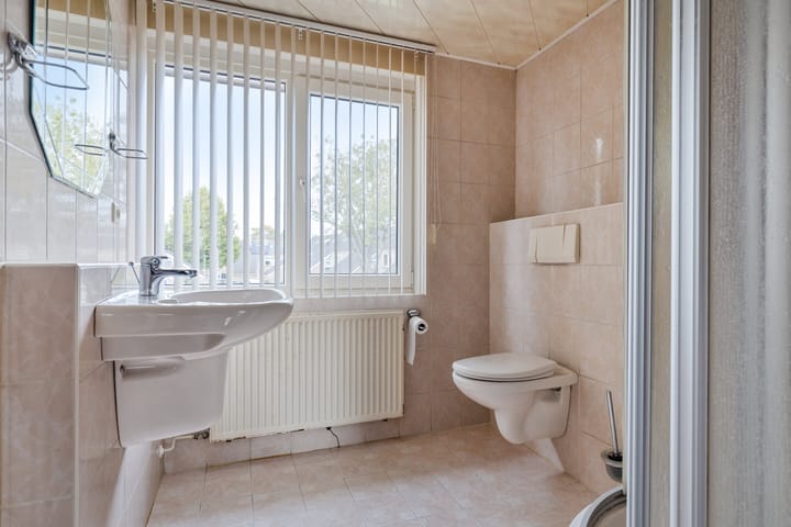 Photo 18 of Drevel 32