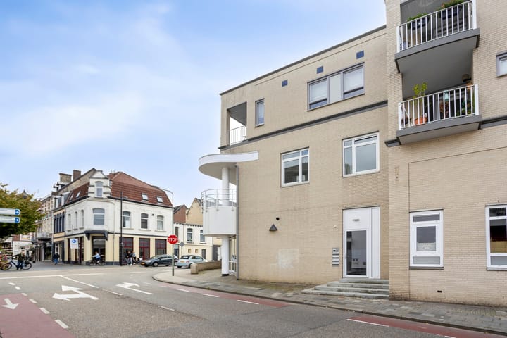 Photo 6 of Oranjelaan 1-D