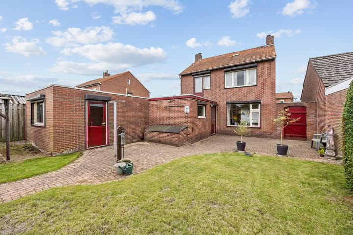 Photo 42 of Muncadostraat 9