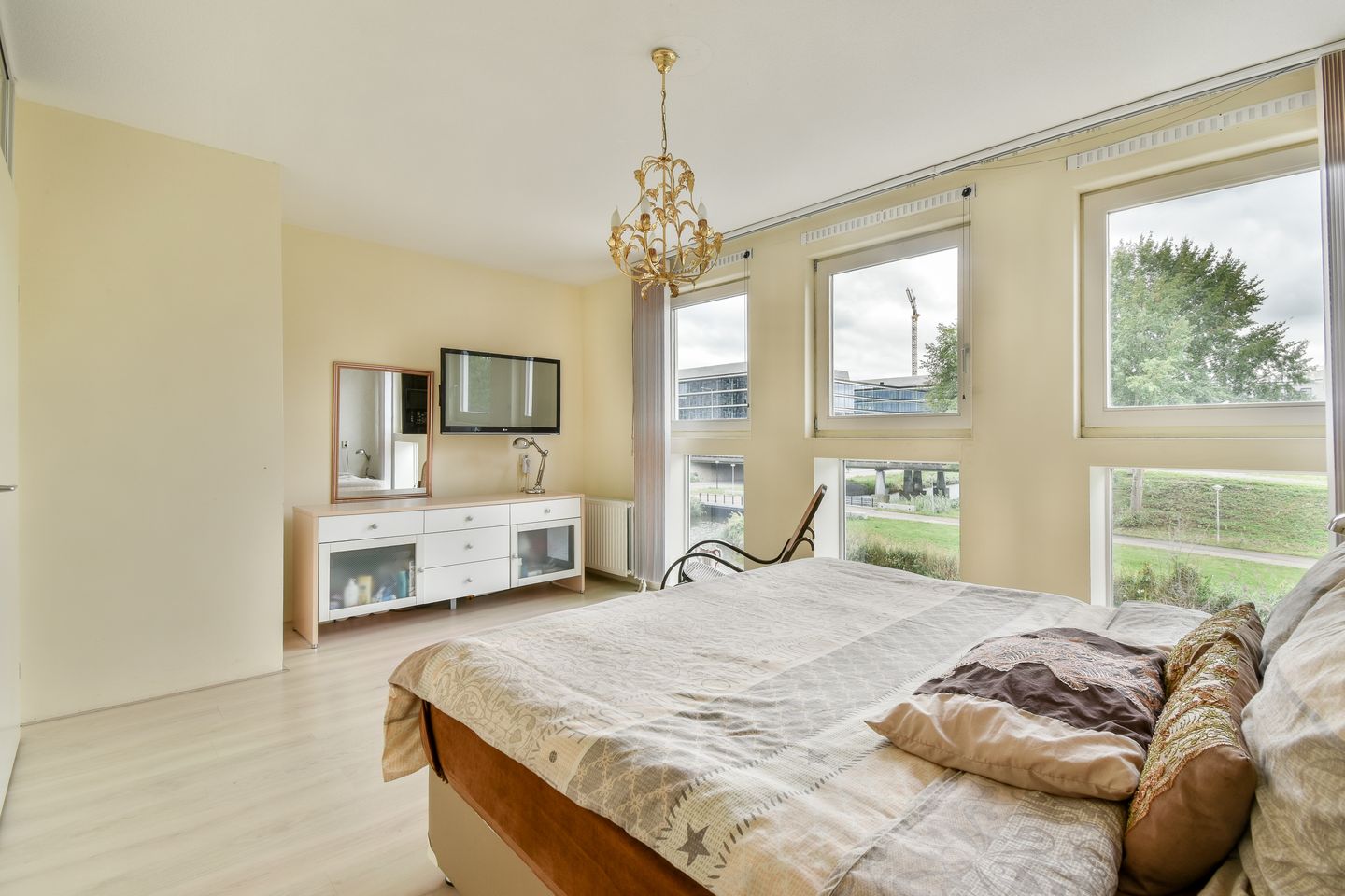 Foto 14 van Raoul Wallenberghofje 8