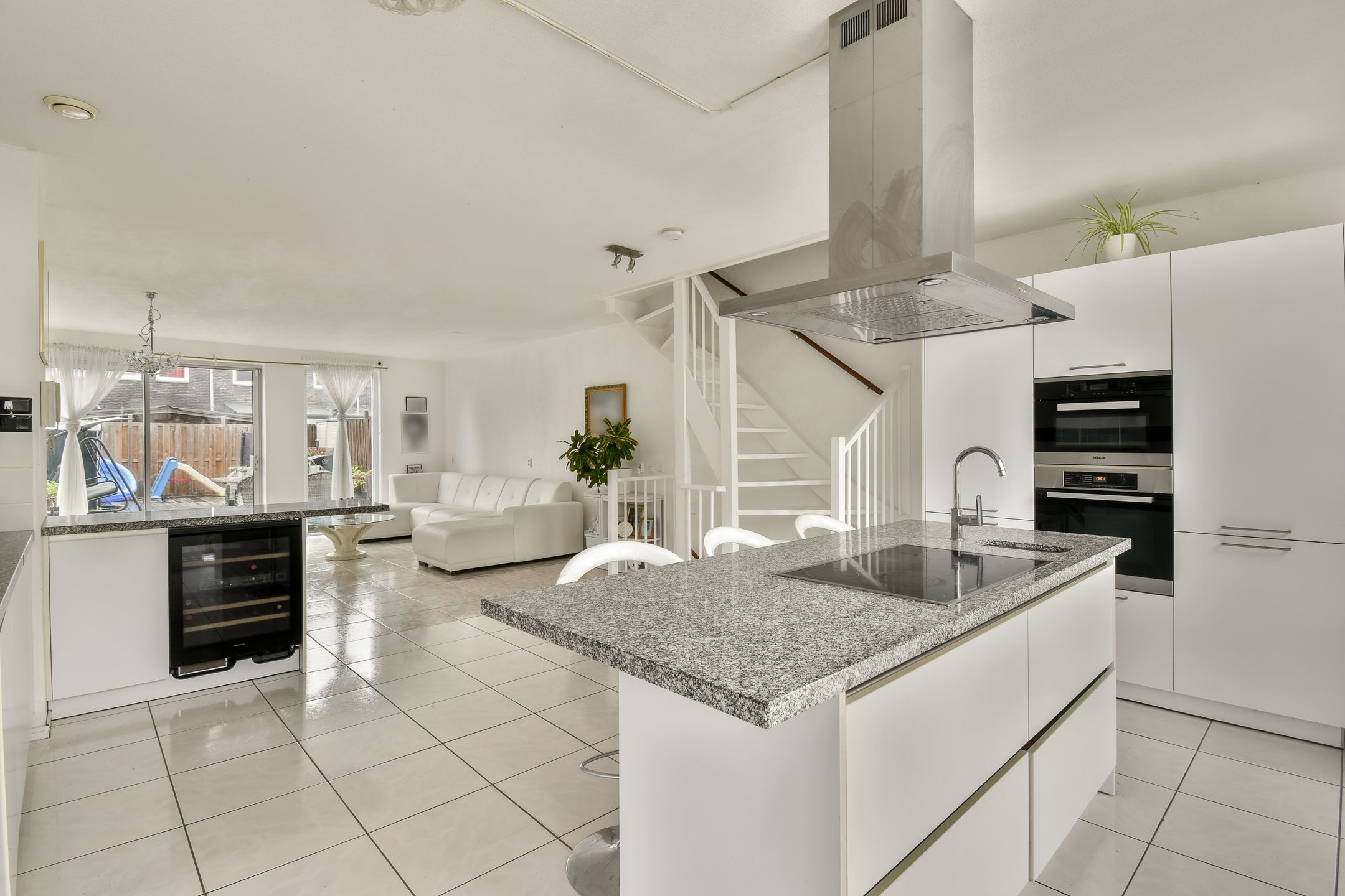 Foto 12 van Raoul Wallenberghofje 8