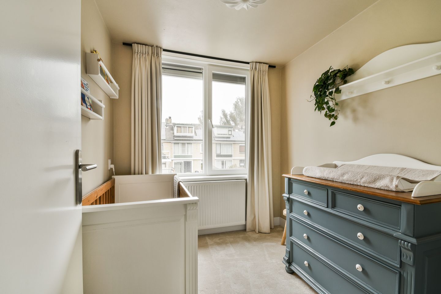 Photo 20 of Doys van der Doesstraat 37